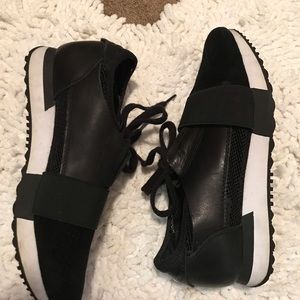 Steve Madden women’s sneakers 👟